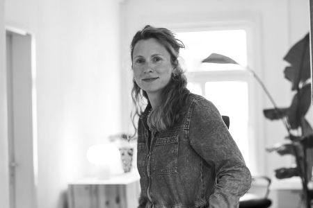 Portrait von Lara Goldammer – Creative Director bei straightup digital